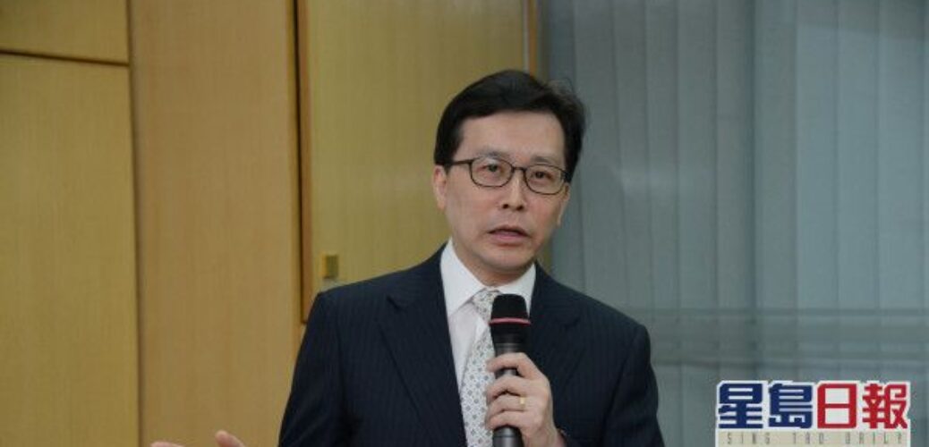 20201214_[本港新聞評論] 藥劑師學會譴責《蘋果》報道失實 沒要求醫管局交代向42歲女病人處方類固醇