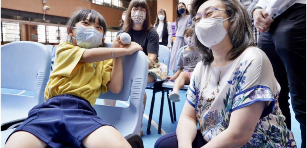 20221008_港第3針接種率日內達八成 楊何蓓茵：打針長者大升但仍落後其他組別