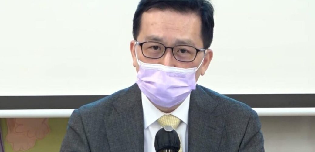 20221227_崔俊明：內地人來港打復必泰二價疫苗不影響港人接種